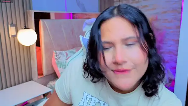 luna jonezz online show from November 14, 2025, 11:25 am