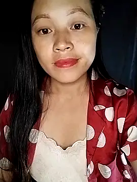 Snapshot of Hani-i chatting on October 19, 2025, 2:42 pm Hani-i online show from October 19, 2025, 2:42 pm