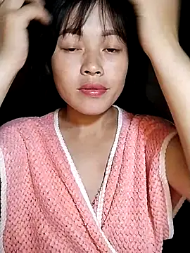 Snapshot of Hani-i chatting on November 9, 2025, 3:43 am Hani-i online show from November 9, 2025, 3:43 am