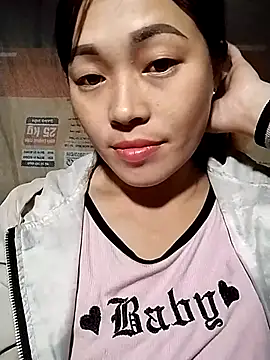 Snapshot of Hani-i chatting on November 25, 2025, 1:33 pm Hani-i online show from November 25, 2025, 1:33 pm