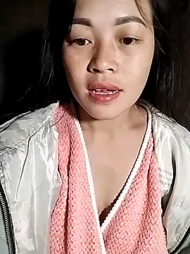 Snapshot of Hani-i chatting on November 24, 2025, 10:21 pm Hani-i online show from November 24, 2025, 10:21 pm