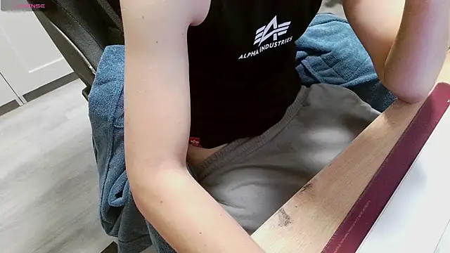 Snapshot of Twilightboyx chatting on October 25, 2025, 7:40 am Twilightboyx online show from October 25, 2025, 7:40 am