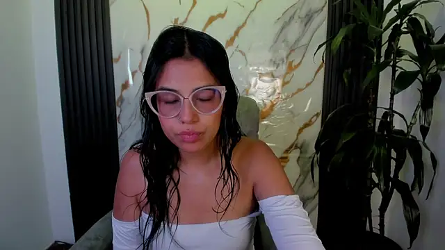 Snapshot of Sub_Scarlett chatting on February 4, 2026, 12:55 pm Sub Scarlett online show from February 4, 2026, 12:55 pm