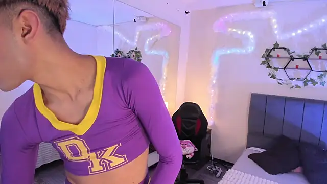 JustinCastiblanco online show from November 28, 2025, 11:32 am