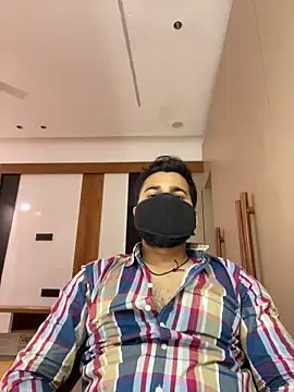 Snapshot of Notme_09 chatting on December 21, 2025, 10:28 am Notme 09 online show from December 21, 2025, 10:28 am