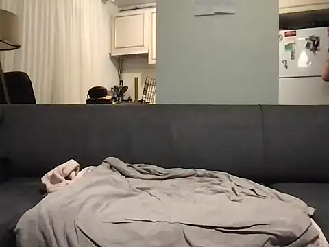 dicsucerboy77 online show from April 22, 2026, 2:18 am