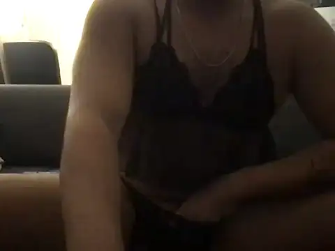 dicsucerboy77 online show from November 9, 2025, 8:46 pm