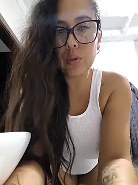 Snapshot of Salmma_Milf chatting on February 19, 2026, 12:07 am Salmma Milf online show from February 19, 2026, 12:07 am