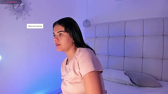 Emili  Jackson online show from November 23, 2025, 3:38 am