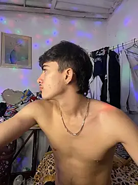 Myke hotxxx online show from November 24, 2025, 3:06 am