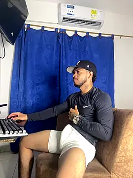 Kylian Alessandro online show from November 3, 2025, 6:51 am