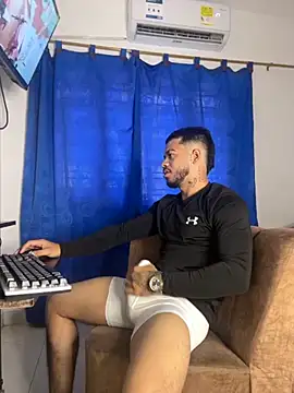 Kylian Alessandro online show from November 11, 2025, 2:56 pm