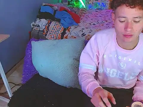 Latin boysxxxx online show from December 16, 2025, 7:07 pm