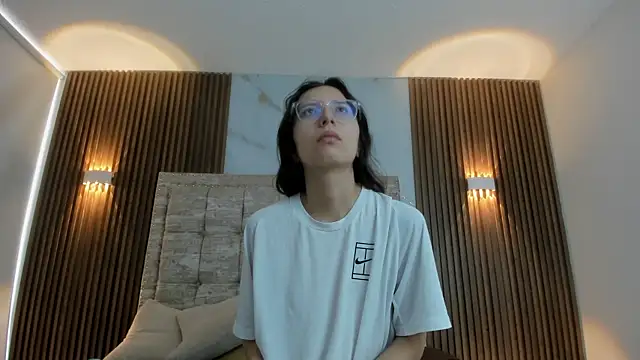 AnnieAndLeandro online show from January 17, 2026, 2:31 pm