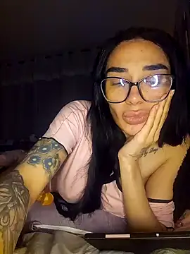 LucyMiax online show from October 19, 2025, 1:08 am