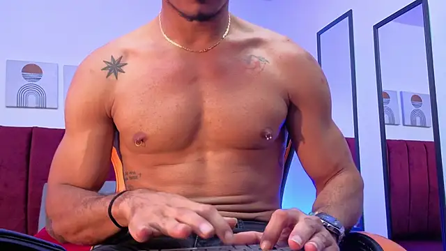 Snapshot of DaamonSlader_ chatting on October 21, 2025, 8:19 pm DaamonSlader online show from October 21, 2025, 8:19 pm