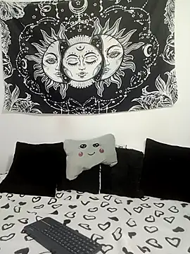 abby n emily online show from March 31, 2026, 1:35 pm