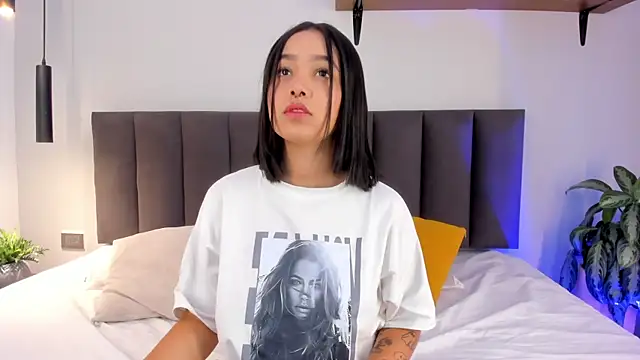 AilanaCortes online show from November 1, 2025, 12:21 pm