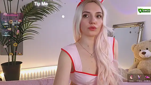 cute cake online show from November 10, 2025, 9:42 pm