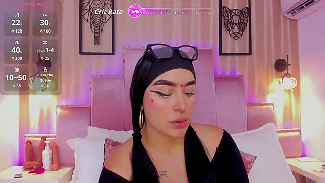 DevoraCarther online show from December 2, 2025, 8:21 pm