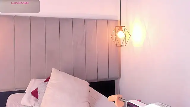 Pamela occoner  online show from November 15, 2025, 5:06 pm