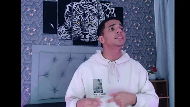 Snapshot of Natan_Latino chatting on October 16, 2025, 3:37 am Natan Latino online show from October 16, 2025, 3:37 am