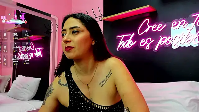 Snapshot of JuliethCruz_ chatting on January 14, 2026, 8:45 pm JuliethCruz online show from January 14, 2026, 8:45 pm