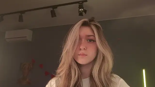 BellaSink online show from April 15, 2026, 6:08 am