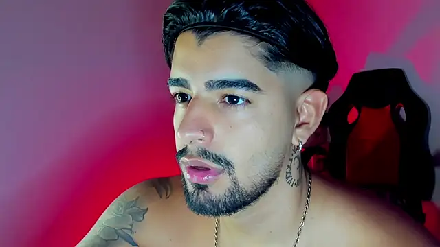 maximo black  online show from October 25, 2025, 1:27 am