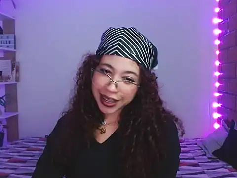 Snapshot of Medussa3033 chatting on November 23, 2025, 3:16 am Medussa3033 online show from November 23, 2025, 3:16 am