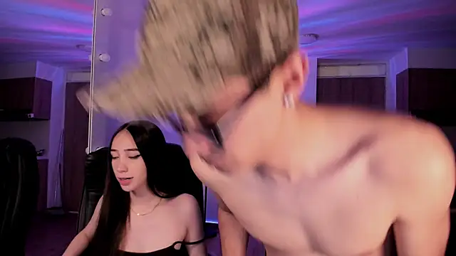 Mikeyvioleta  online show from December 13, 2025, 11:44 pm