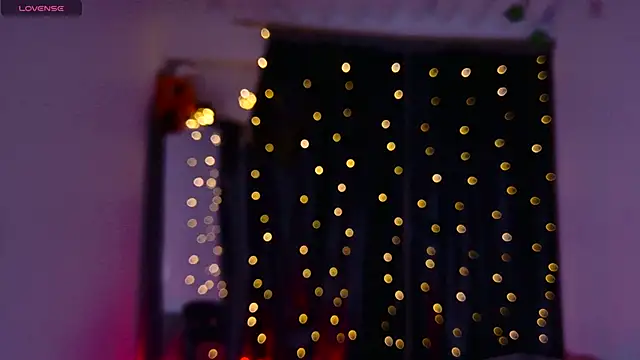 Rhosynn online show from October 31, 2025, 2:52 am