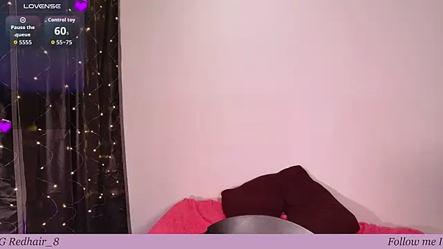 Rhosynn online show from December 2, 2025, 4:03 am