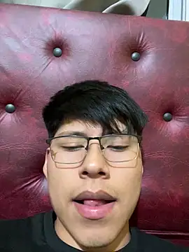 Snapshot of itrieddick chatting on November 22, 2025, 2:21 am itrieddick online show from November 22, 2025, 2:21 am