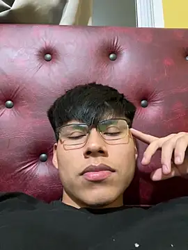 Snapshot of itrieddick chatting on November 21, 2025, 2:32 am itrieddick online show from November 21, 2025, 2:32 am