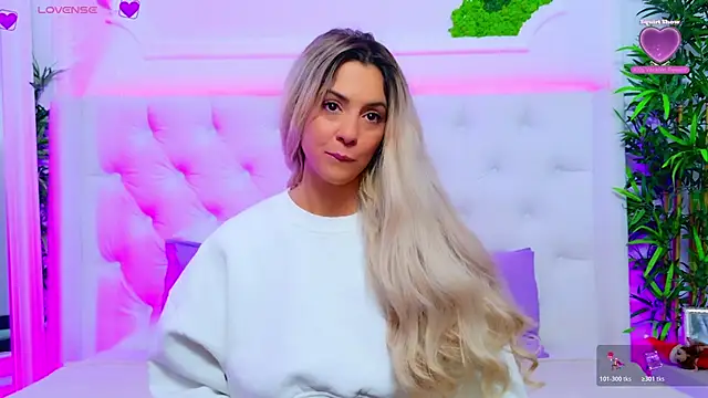 AriannaSins online show from December 19, 2025, 2:41 pm