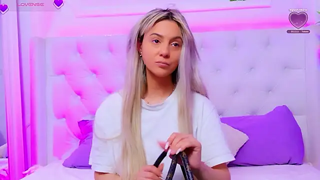 AriannaSins online show from March 19, 2026, 2:17 pm