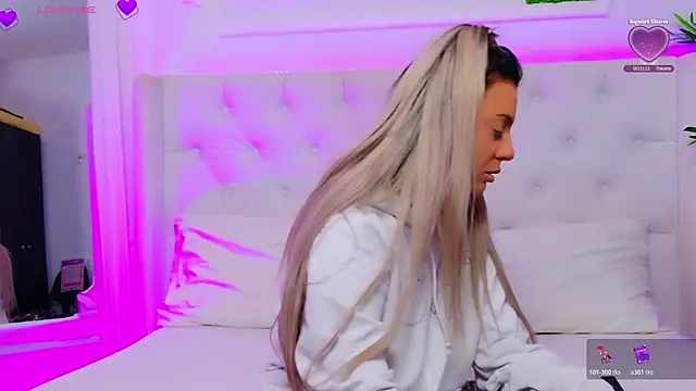 Snapshot of AriannaSins chatting on February 24, 2026, 1:23 pm AriannaSins online show from February 24, 2026, 1:23 pm