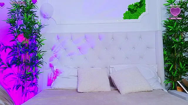 AriannaSins online show from October 17, 2025, 12:18 pm