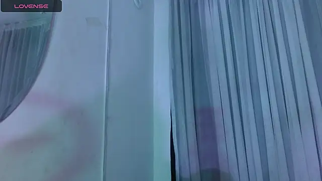 antonella rosecs online show from November 29, 2025, 4:34 am