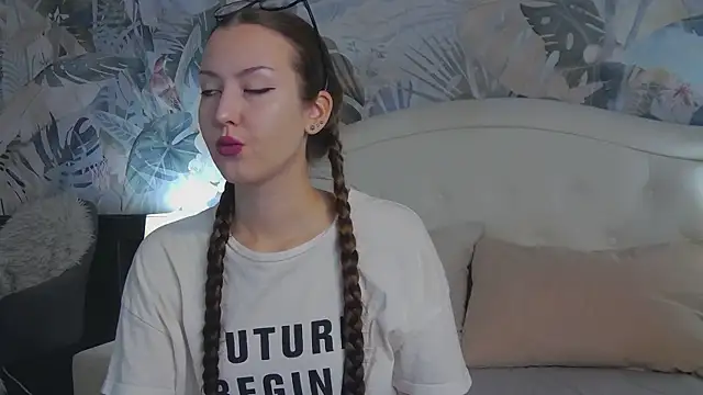 Snapshot of ReginaNyx chatting on November 22, 2025, 4:22 am ReginaNyx online show from November 22, 2025, 4:22 am