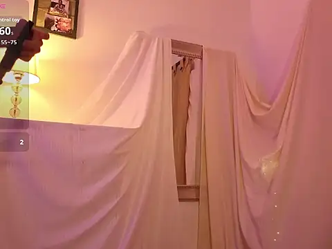 Snapshot of Yamilk101 chatting on November 6, 2025, 11:42 pm Yamilk101 online show from November 6, 2025, 11:42 pm