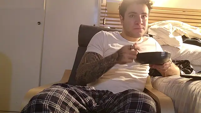 KevinWolf777 online show from December 5, 2025, 2:21 am