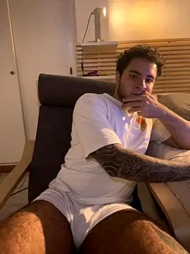 KevinWolf777 online show from October 21, 2025, 4:34 am