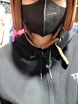 Snapshot of Michan68 chatting on December 22, 2025, 7:41 am Michan68 online show from December 22, 2025, 7:41 am