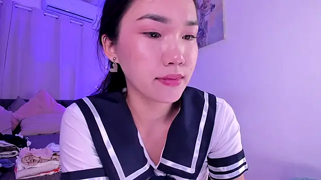 Divine Madeleine online show from May 13, 2026, 6:09 am