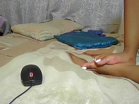 DoubleSpreadXX online show from November 8, 2025, 7:28 pm