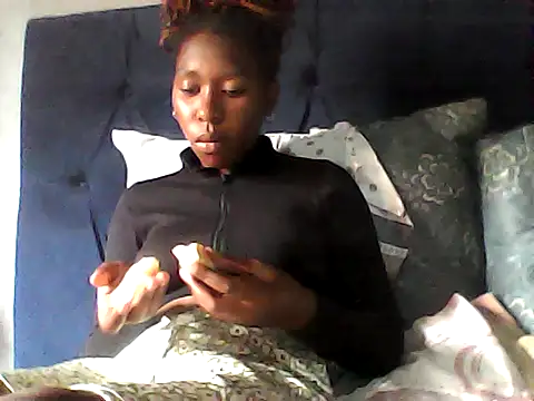 Snapshot of sexysmalldaily04 chatting on October 16, 2025, 8:55 am sexysmalldaily04 online show from October 16, 2025, 8:55 am
