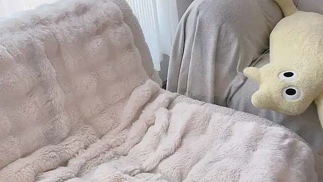 lsevenlll online show from February 19, 2026, 6:54 am