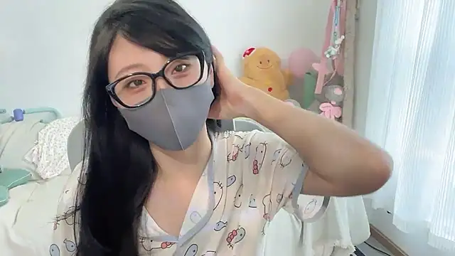 Snapshot of lsevenlll chatting on May 8, 2026, 2:26 am lsevenlll online show from May 8, 2026, 2:26 am